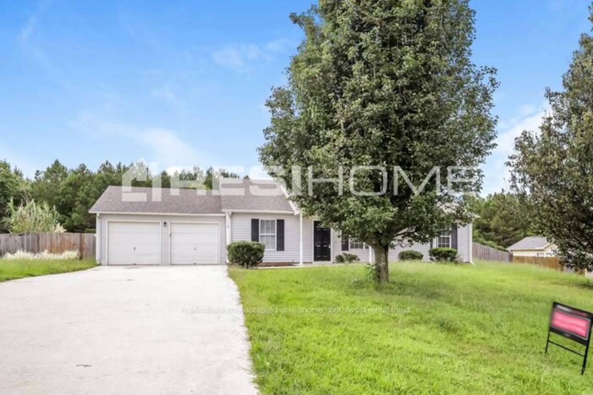 House for rent at 116 Meadow Green Dr, New Market, AL 35761