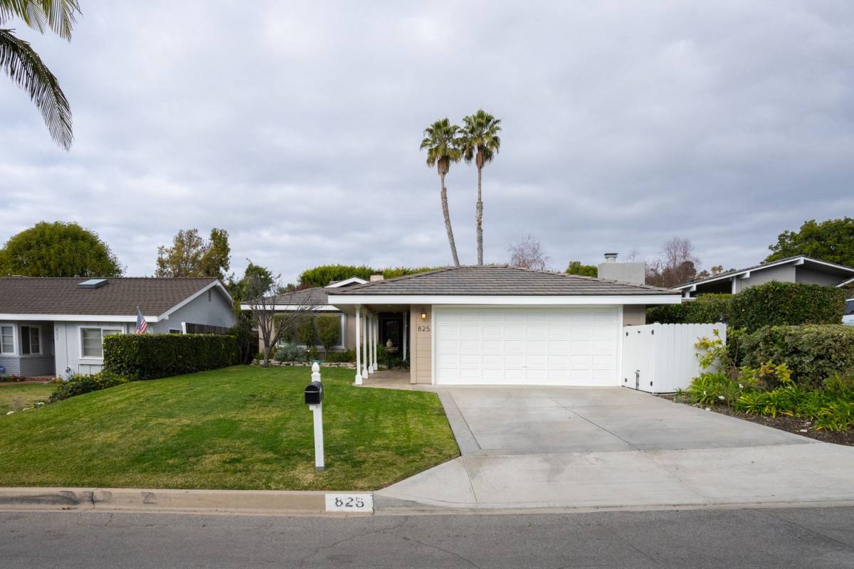 House for rent at 825 Tyburn Rd, Palos Verdes Peninsula, CA 90274