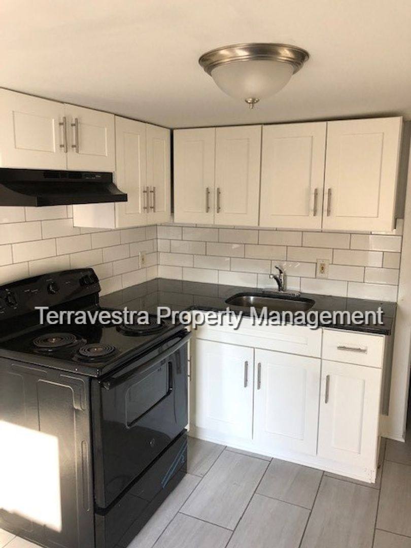 Apartment for rent at 208-210 E Oak St, Millville, NJ 08332