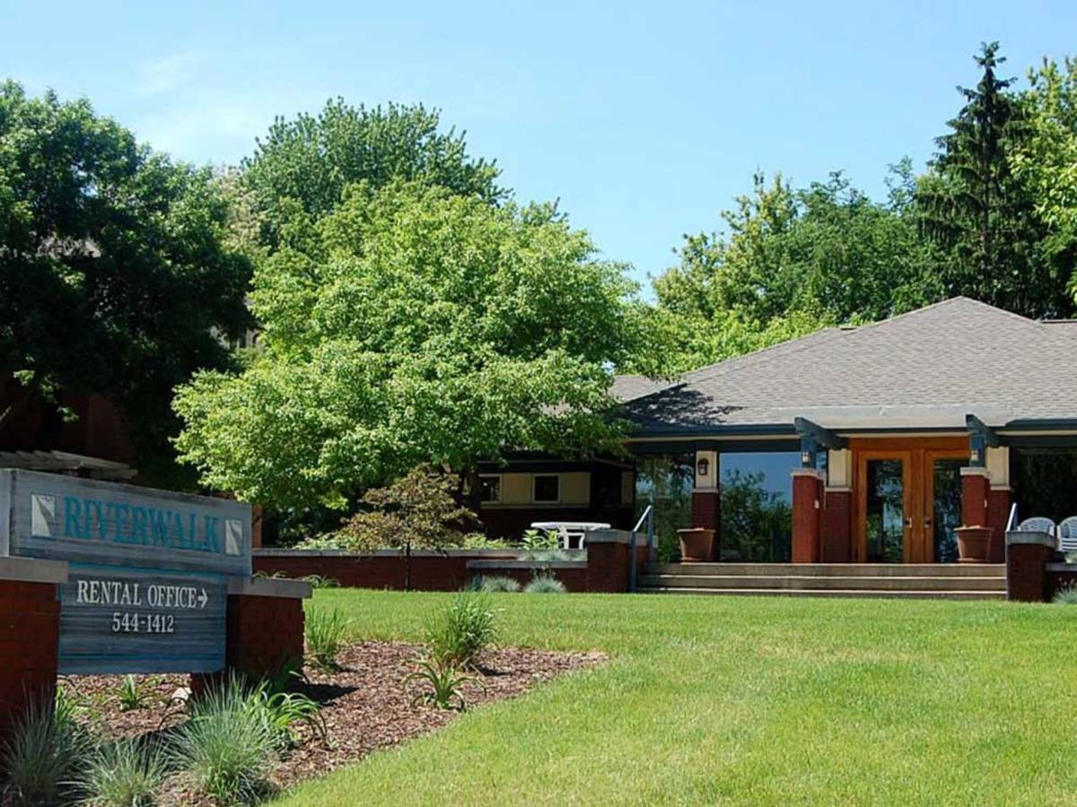 Apartment for rent at 806 Riverwalk Dr, Waukesha, WI 53188