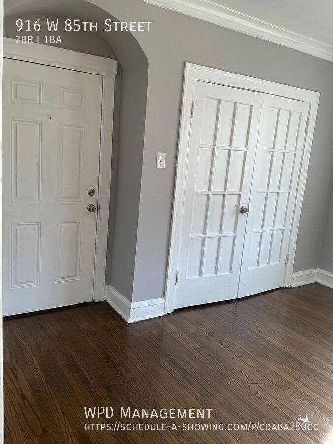 Apartment for rent at 916 W 85th St, Chicago, IL 60620