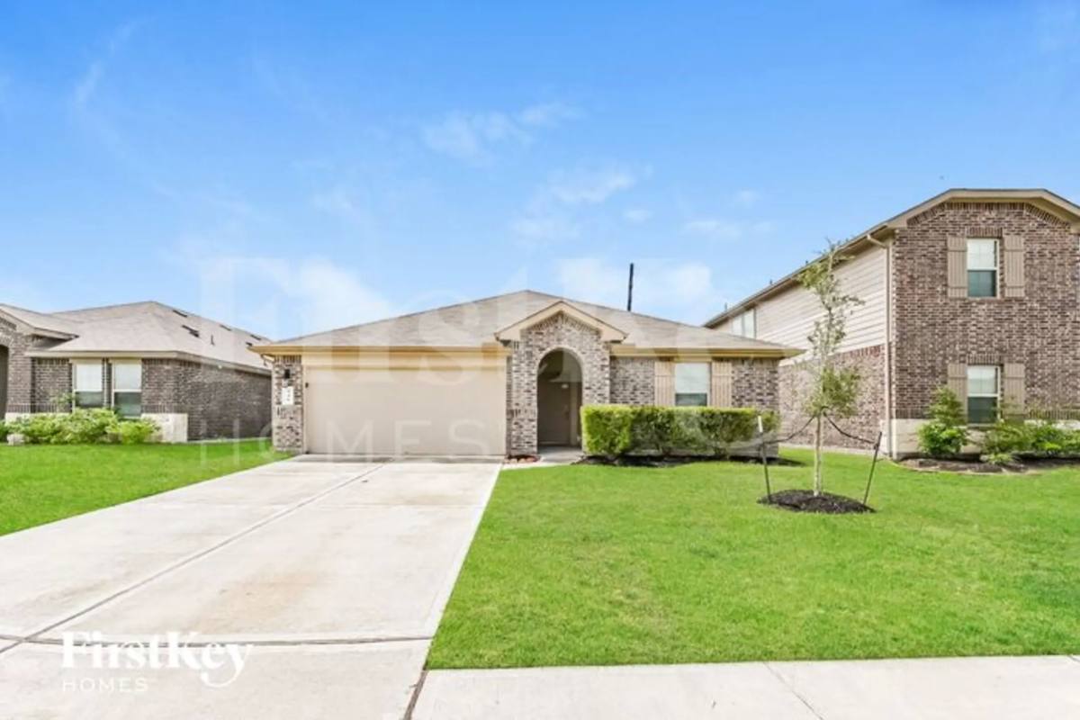 House for rent at 946 Autumn Flats Way, Rosharon, TX 77583