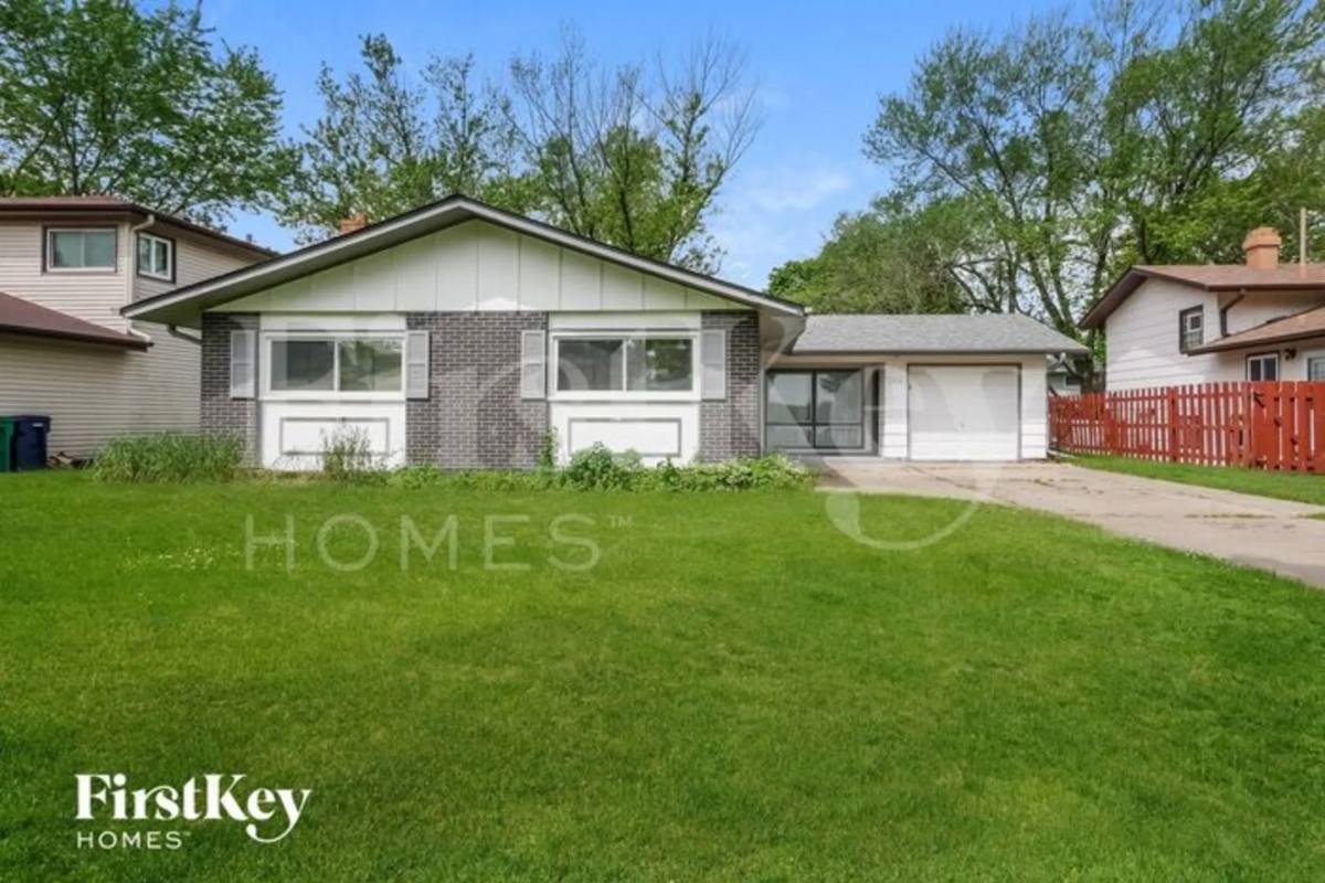 House for rent at 1016 Edson Ave, Lombard, IL 60148