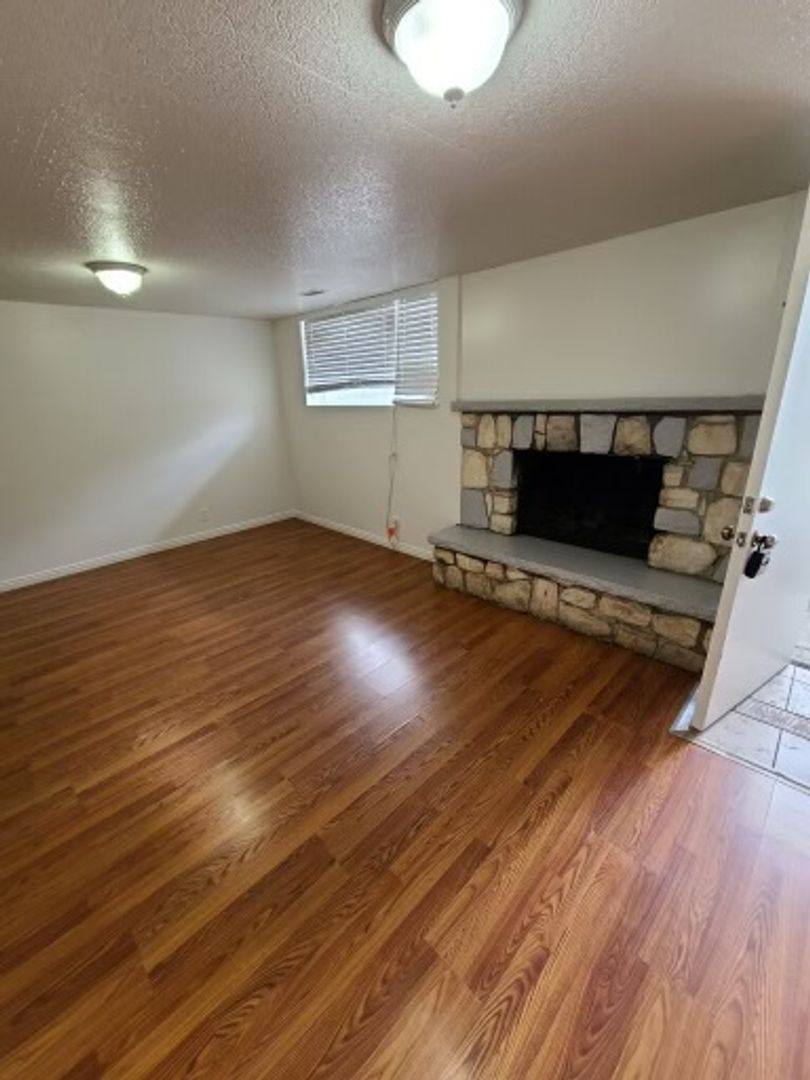 Apartment for rent at 296 Pages Lane, Bountiful, UT 84010