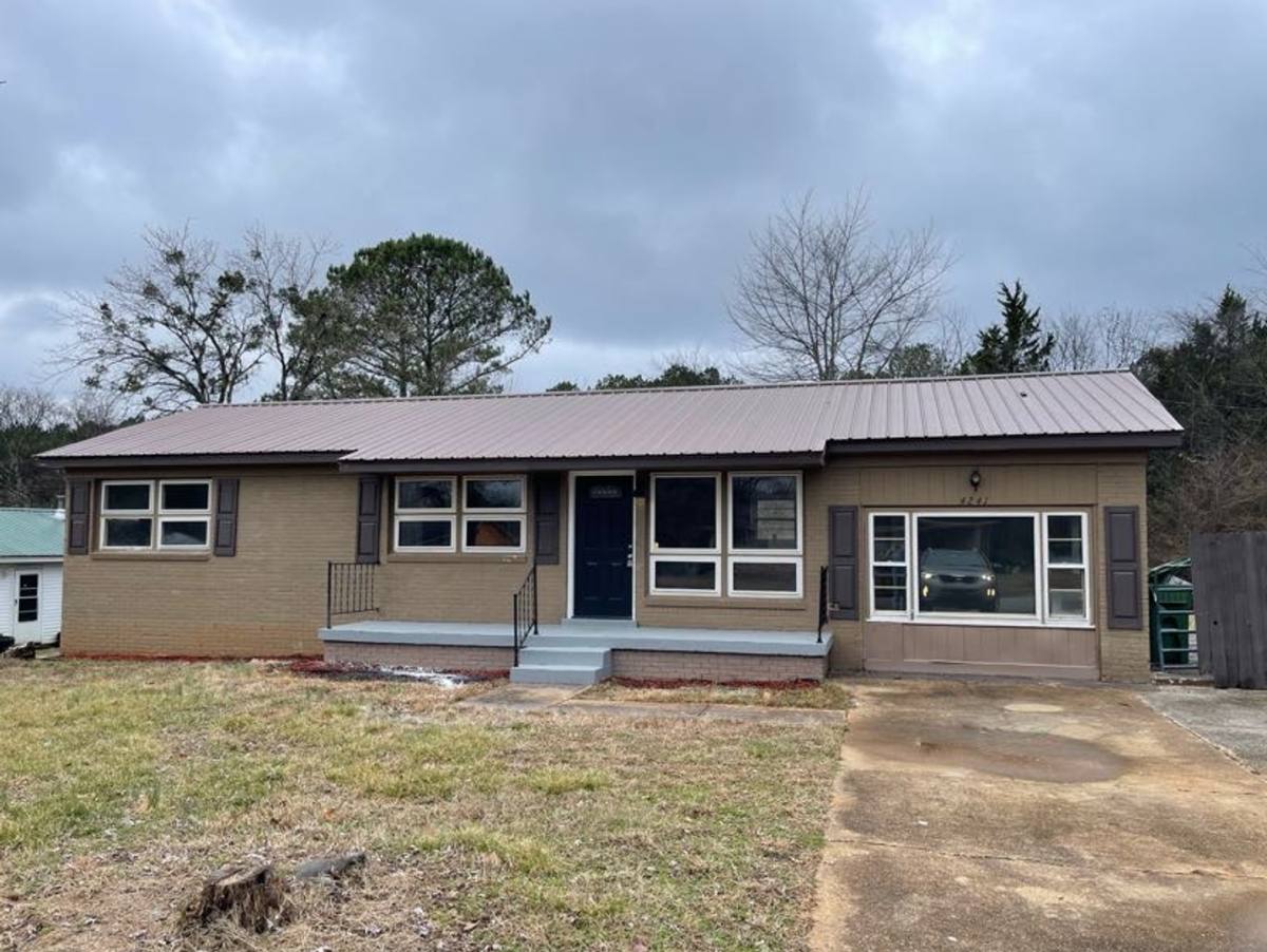 House for rent at 4241 Teejay Dr NW, Huntsville, AL 35810