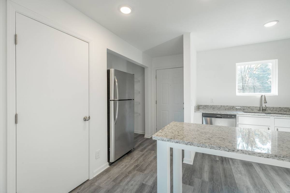 Apartment for rent at 73 Shallowford Rd, Chattanooga, TN 37404