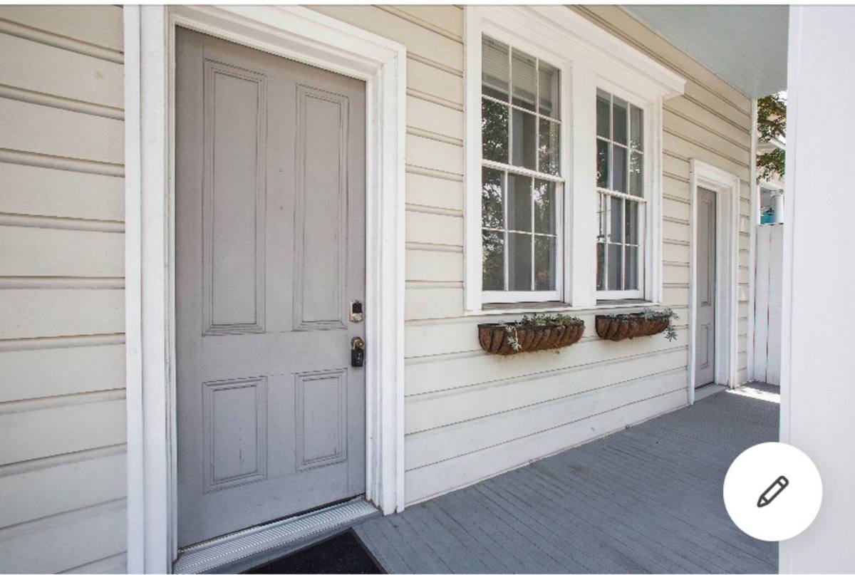 Apartment for rent at 1544 Camp St, New Orleans, LA 70130