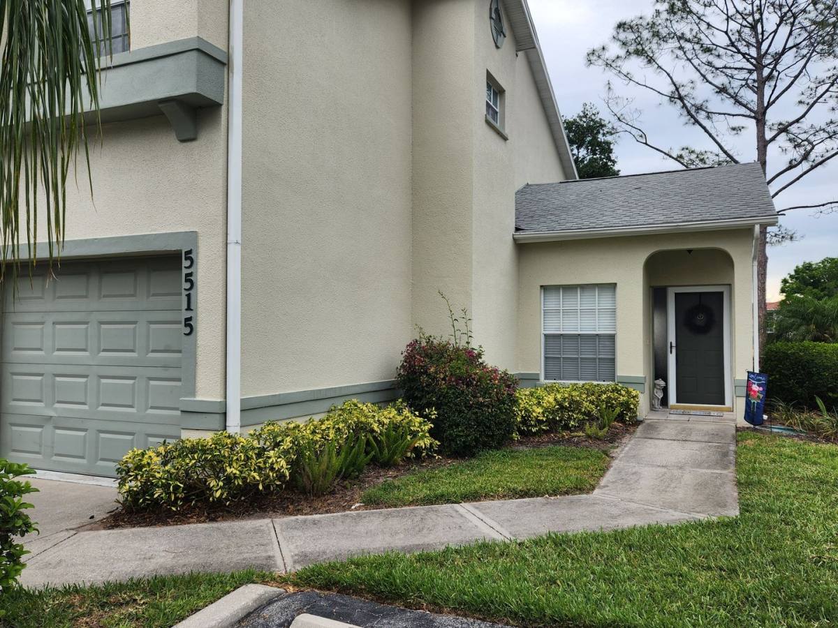 Apartment for rent at 5515 Fair Oaks St, Bradenton, FL 34203