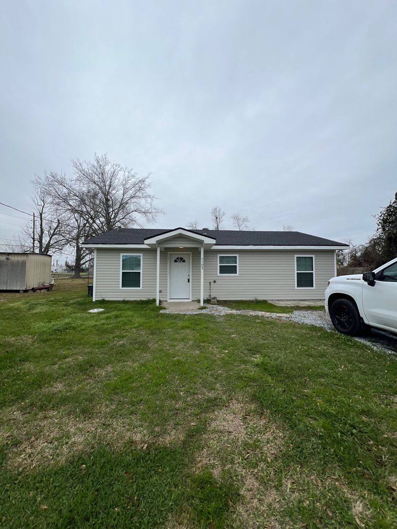 House for rent at 1105 Laurel St, Westlake, LA 70669