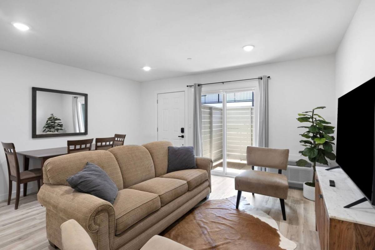 Apartment for rent at 1478 Hornblend St, San Diego, CA 92109