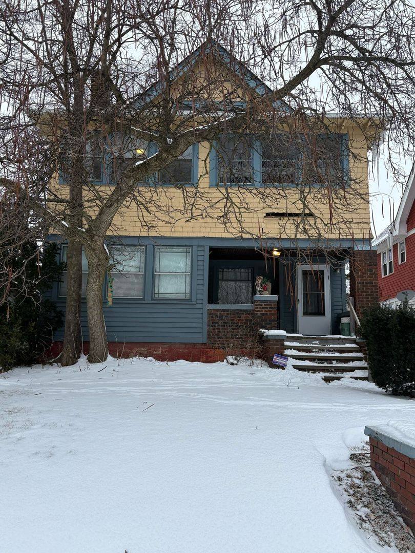 Apartment for rent at 3305 E Overlook Rd, Cleveland, OH 44118