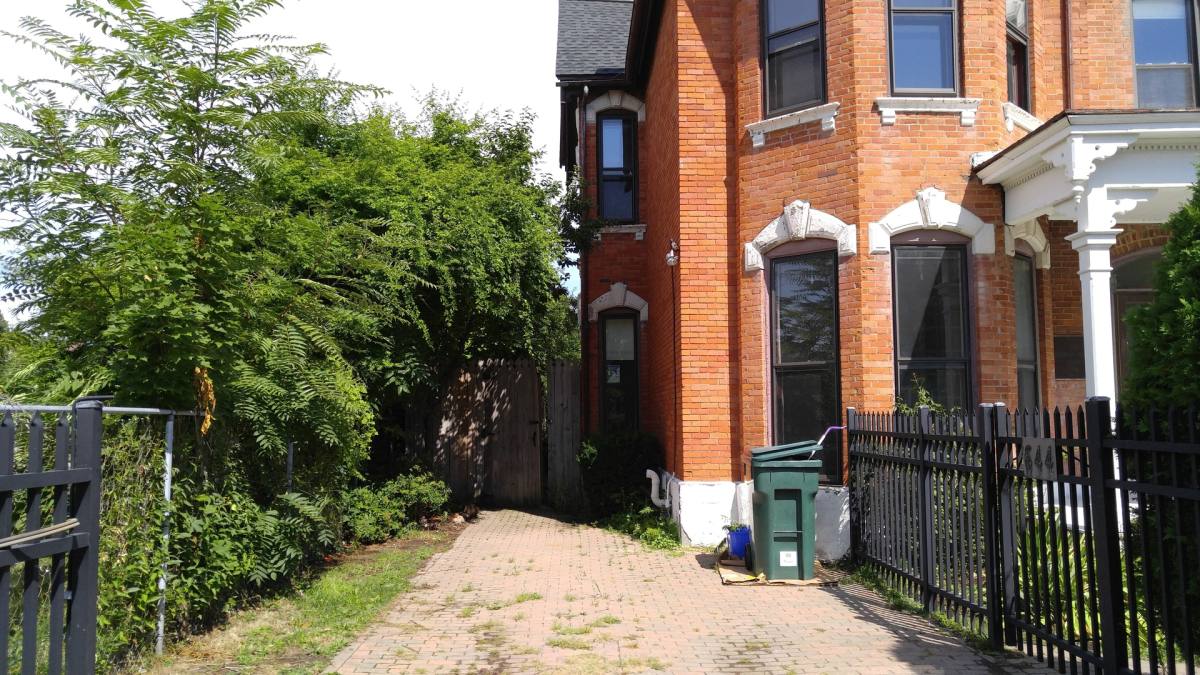 Townhouse for rent at 644 W Main St, Rochester, NY 14611