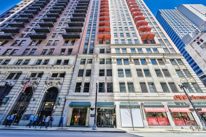 Condo for rent at 208 W Washington St #1205, Chicago, IL 60606