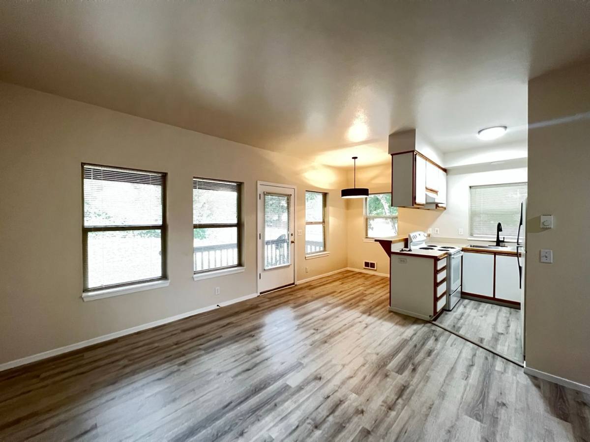 Apartment for rent at 409 411 S, Springfield, OR 97478