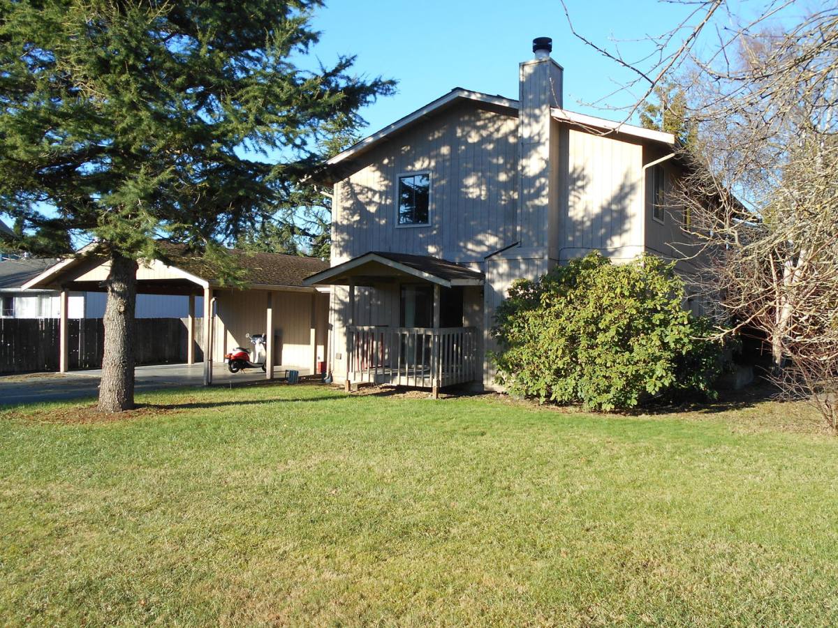 Apartment for rent at 2319 Wilson, Bellingham, WA 98225