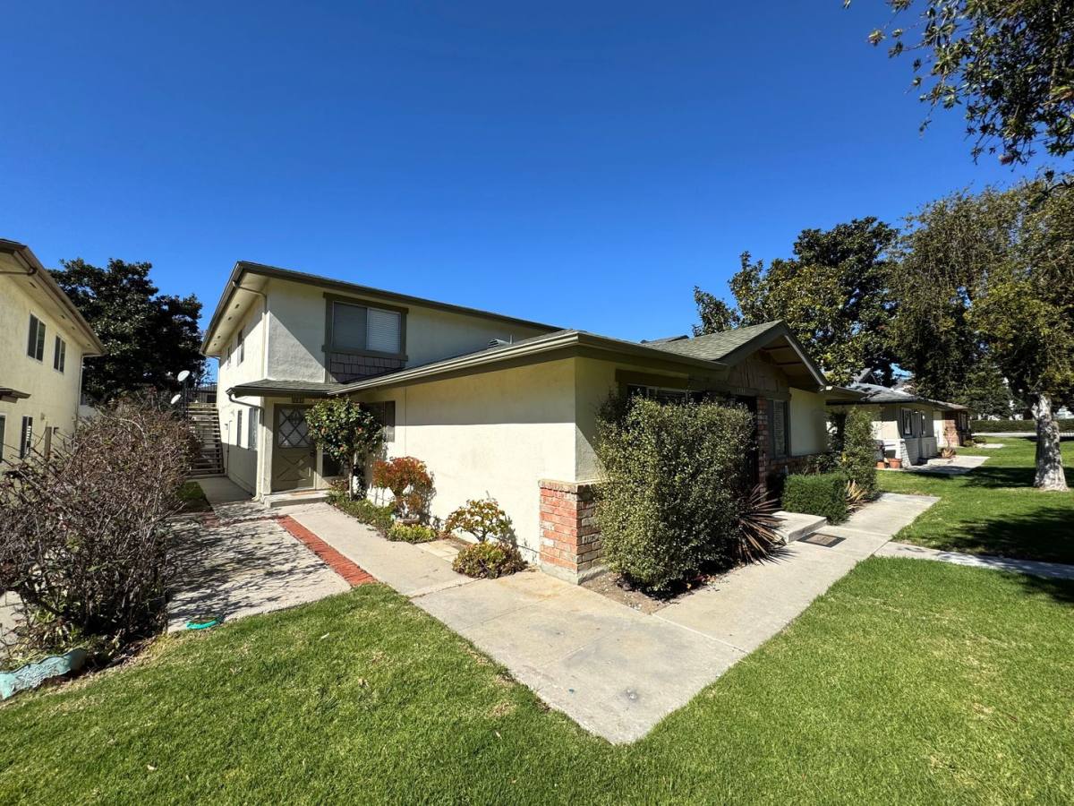 Townhouse for rent at 1135 Carlsbad Place, Ventura, CA 93003