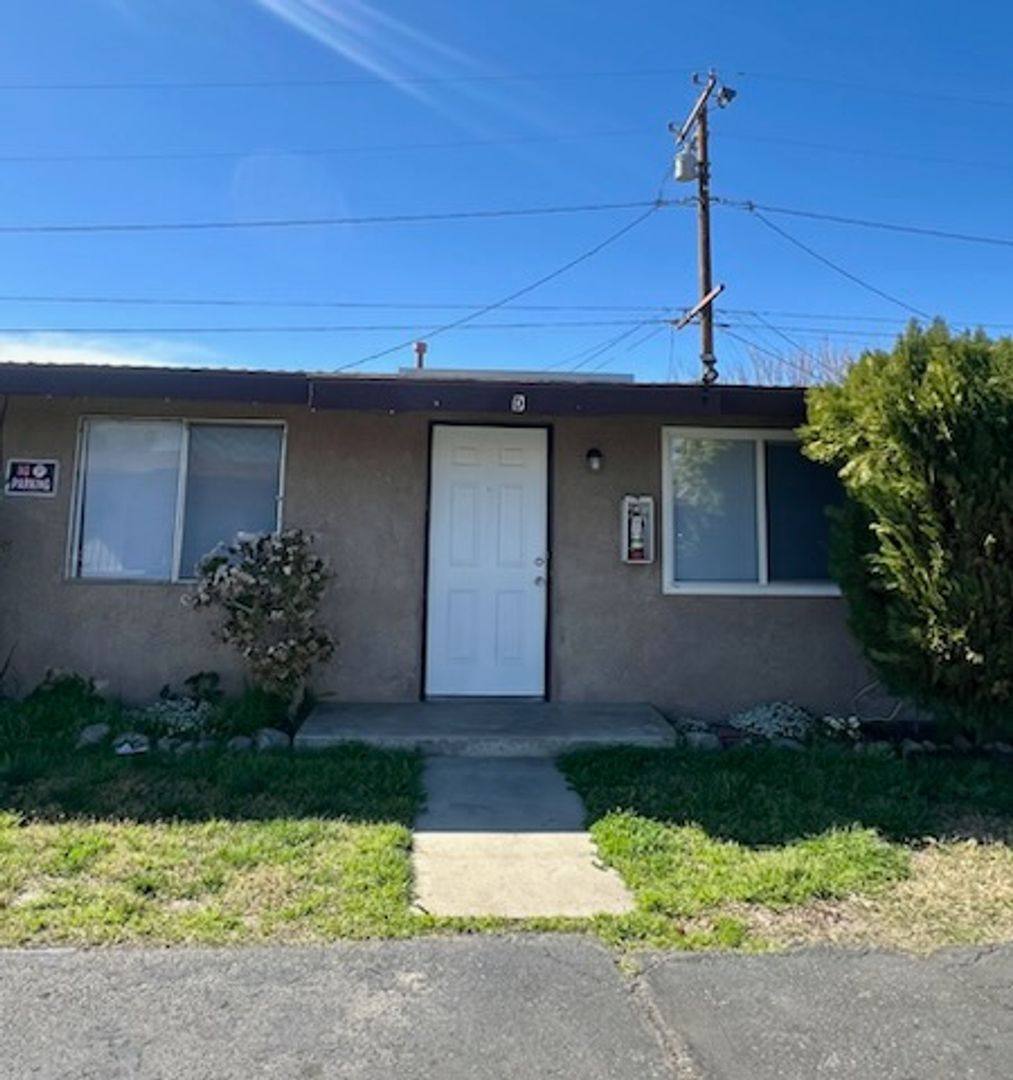 Apartment for rent at 560 E Oakland Ave, Hemet, CA 92543