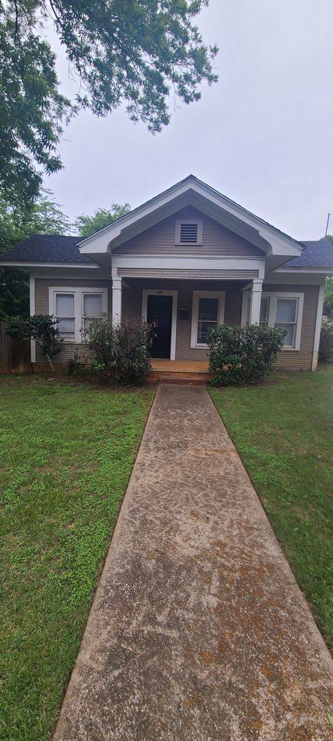 House for rent at 204 Mitchell St, Nacogdoches, TX 75965