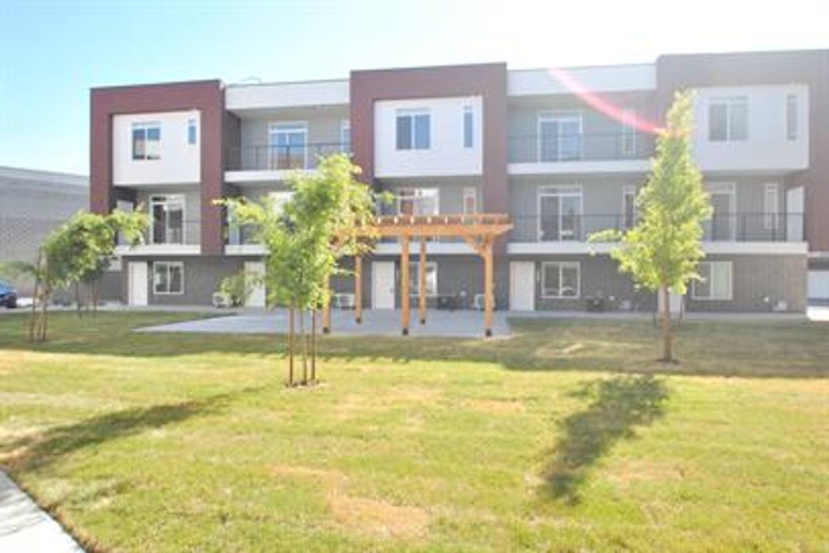 Townhouse for rent at 651 S 450 E, Clearfield, UT 84015