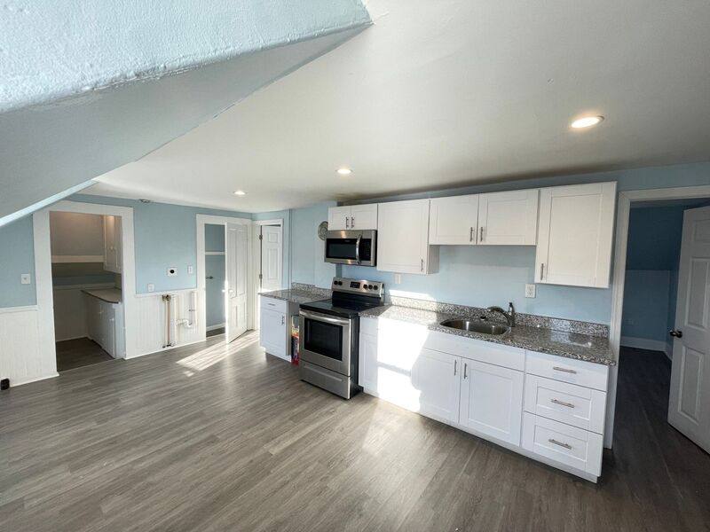 Apartment for rent at 9 Oak St #2, Nashua, NH 03060