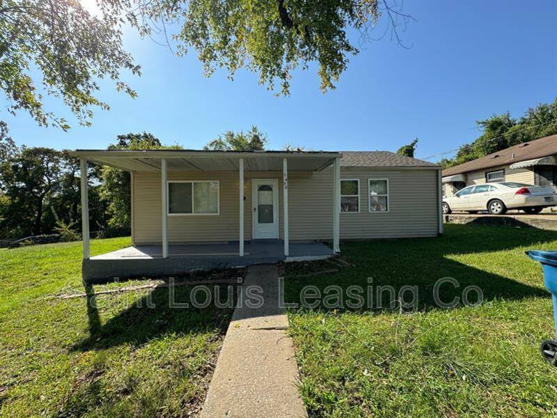 House for rent at 7458 Castro Dr, Saint Louis, MO 63135