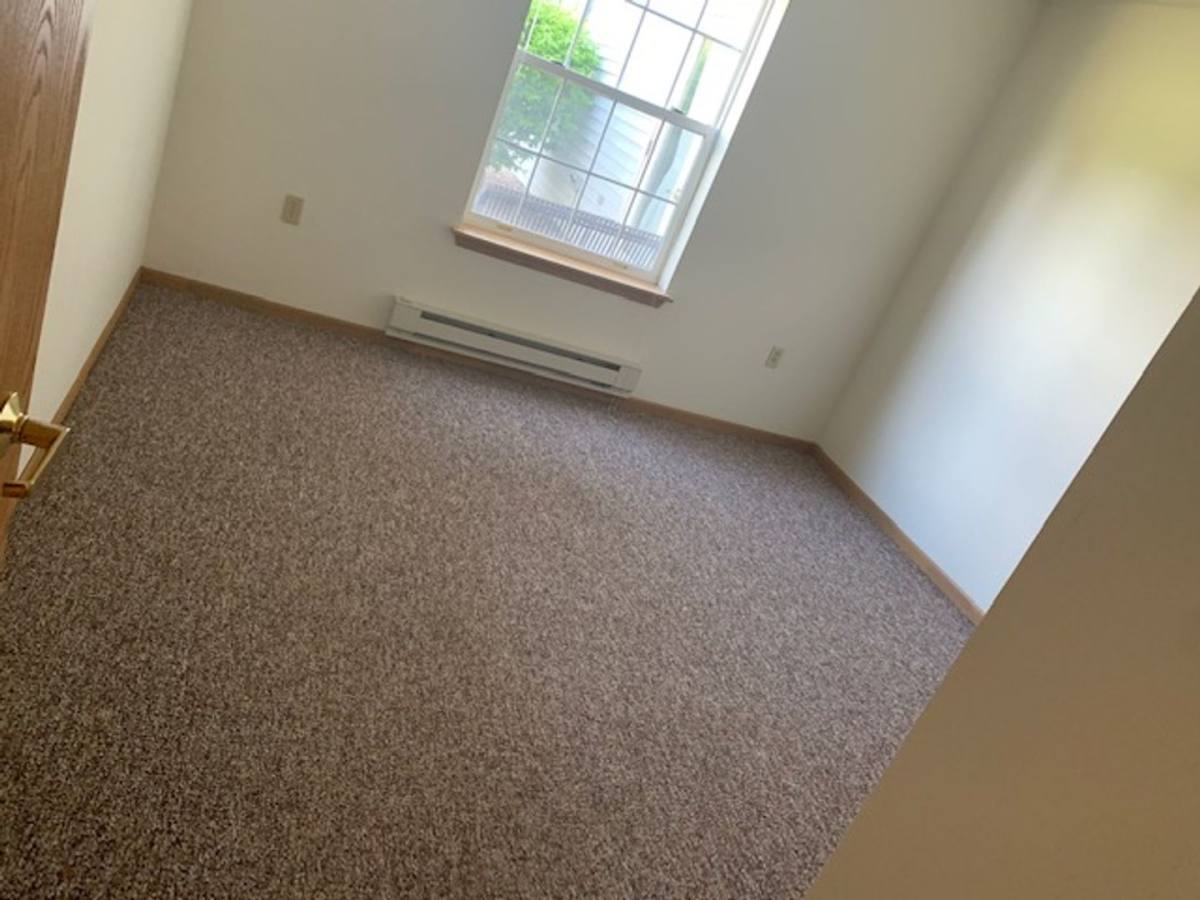 Thompson Meadows, 3120 E Norwich Ave, St. Francis, WI 53235 - Apartment for Rent - Image 8