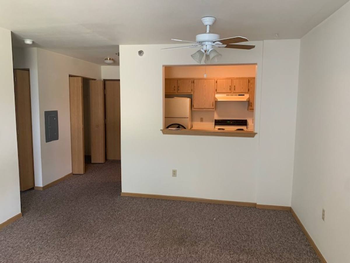 Thompson Meadows, 3120 E Norwich Ave, St. Francis, WI 53235 - Apartment for Rent
