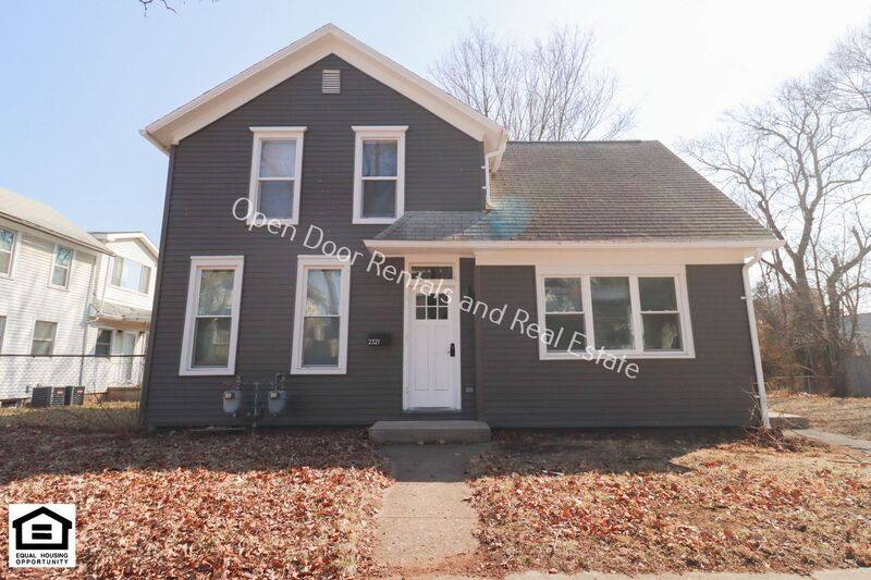 Apartment for rent at 2323 Fox Ave, Fort Wayne, IN 46807