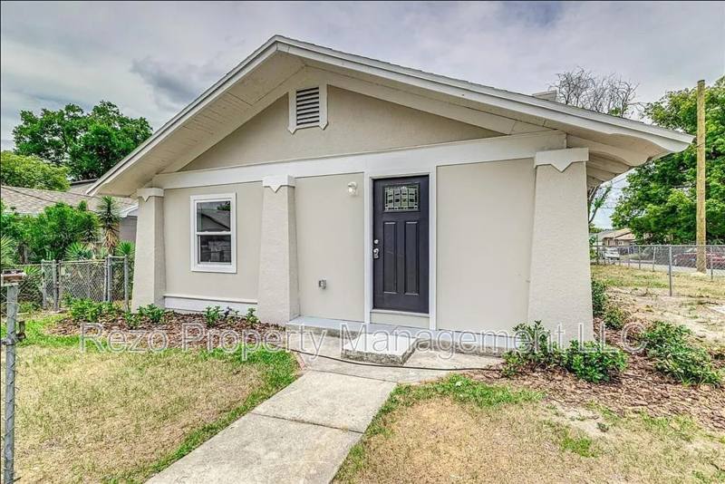 House for rent at 701 N Vermont Ave, Lakeland, FL 33801