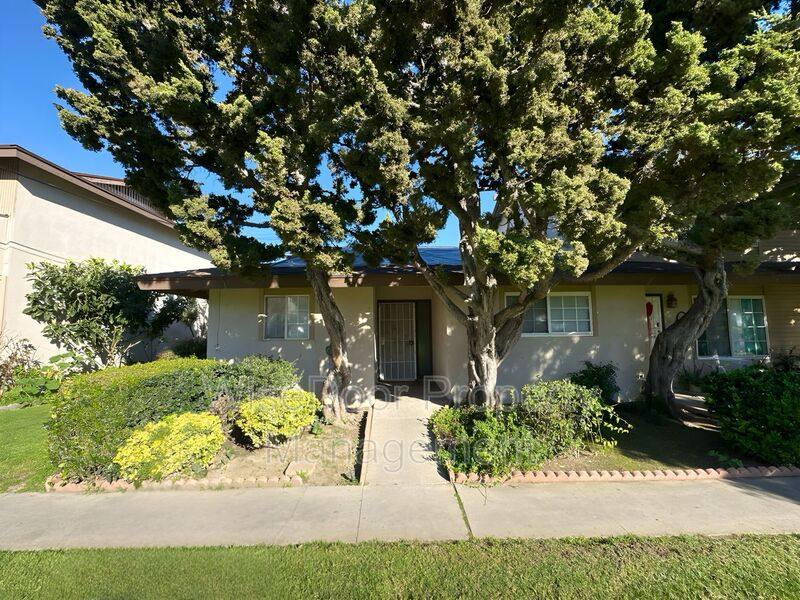 Condo for rent at 521 S Lyon St #9, Santa Ana, CA 92701