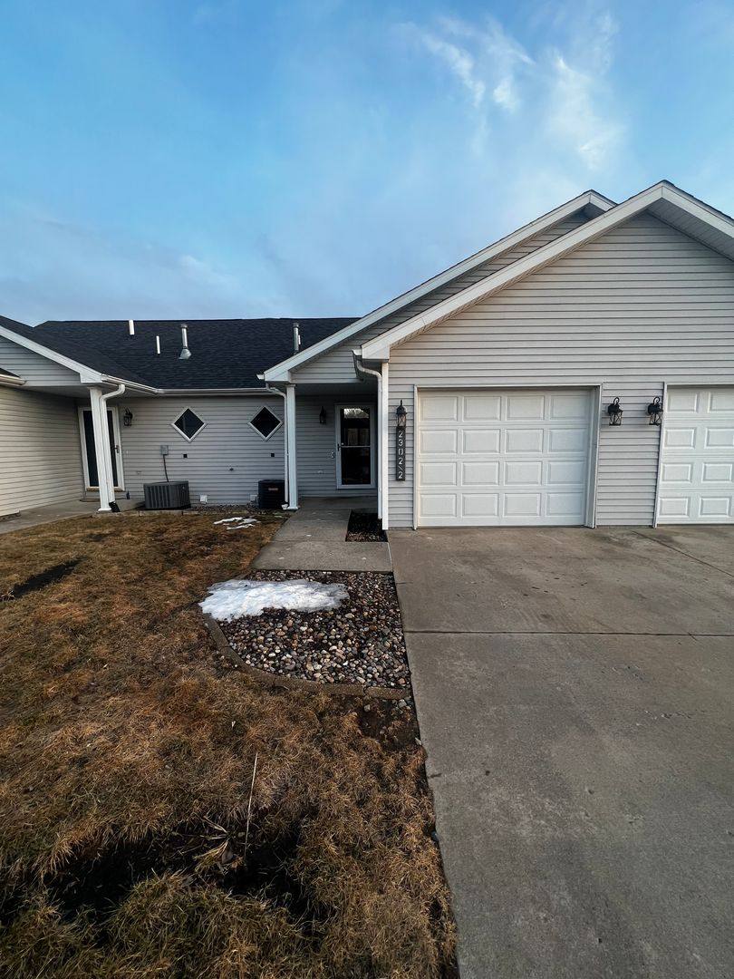 Condo for rent at 2302 Bos Landen Dr, Pella, IA 50219