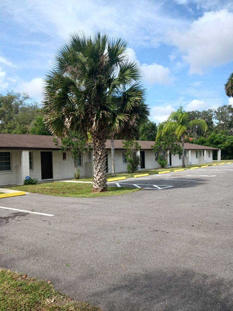 Apartment for rent at 16222 Wallace St, Umatilla, FL 32784