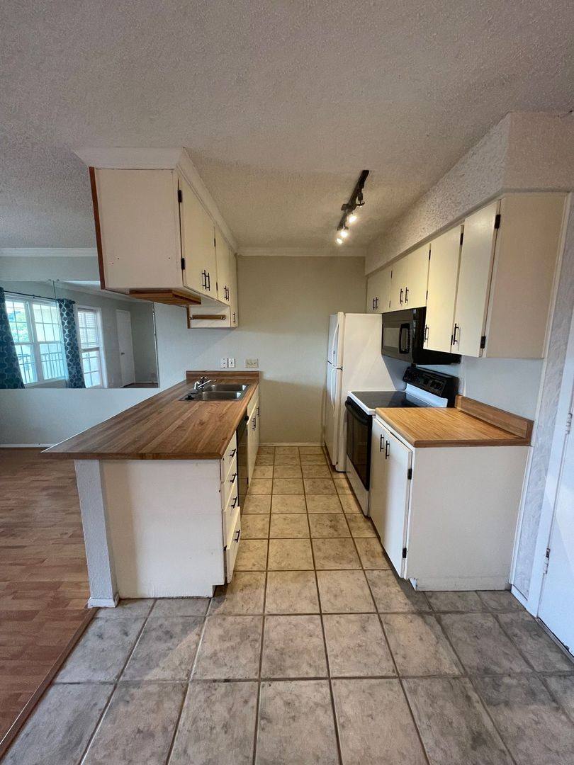 Condo for rent at 910 Duncan Lane, Austin, TX 78705