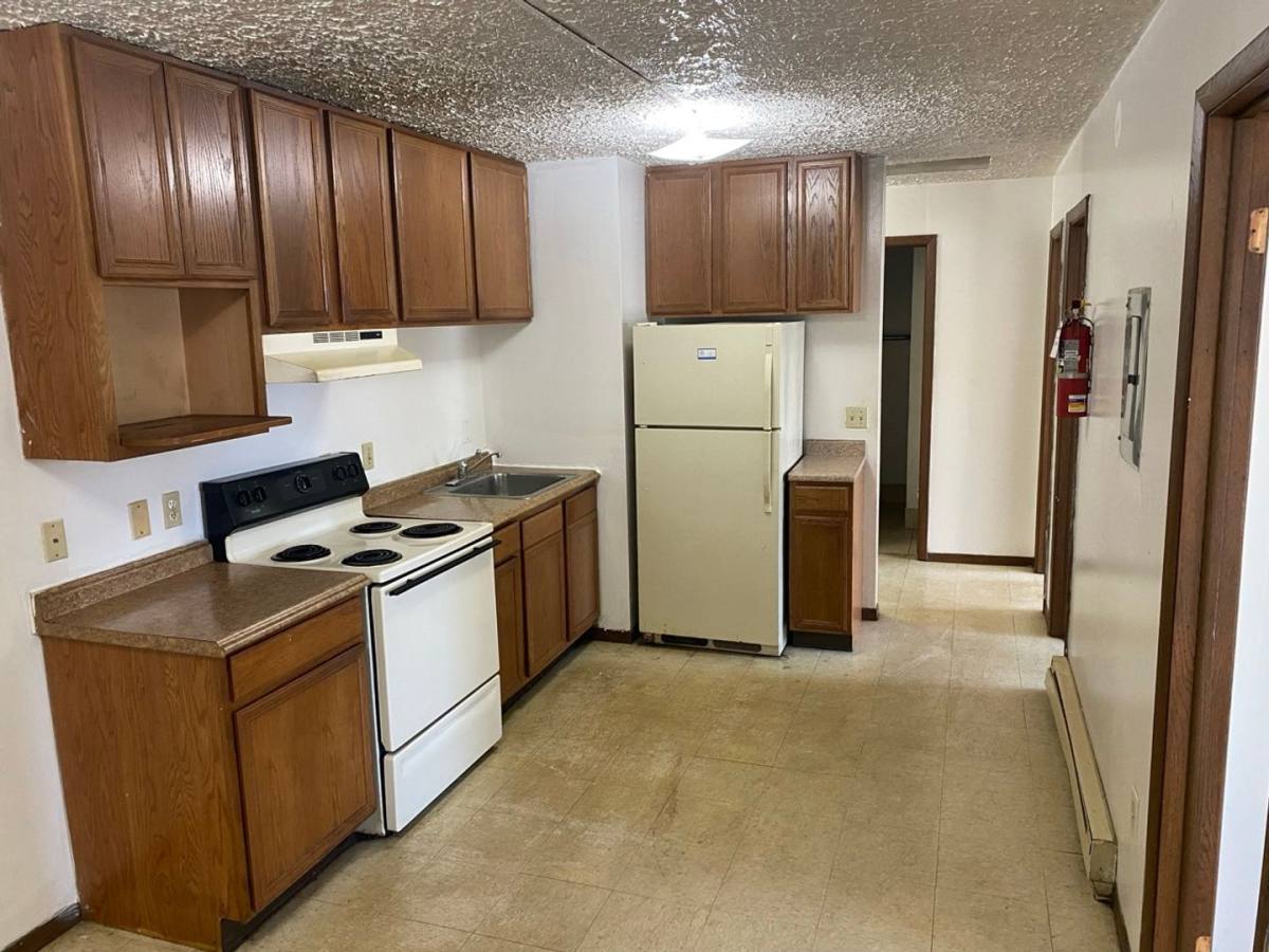 Apartment for rent at 437 Sumner St, Akron, OH 44304