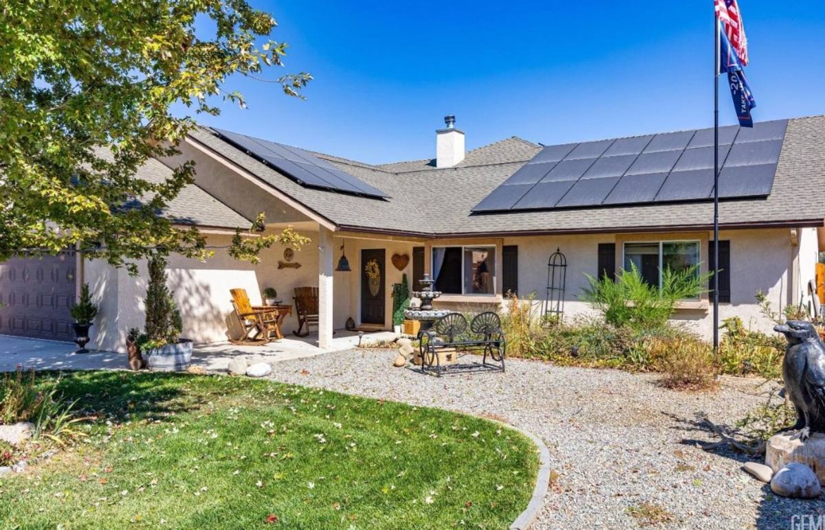 House for rent at 18450 Branding Iron Court, Tehachapi, CA 93561