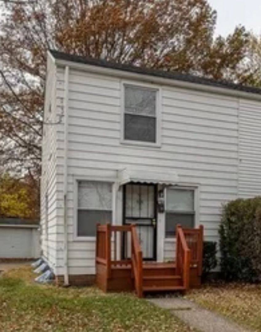 House for rent at 1542 E 256th St, Euclid, OH 44132