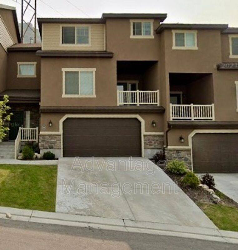 Townhouse for rent at 933 S Aspen Loop, Provo, UT 84606