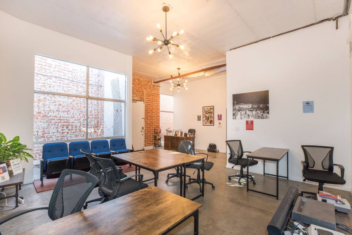 Apartment for rent at 9005 Exposition Blvd #101, Los Angeles, CA 90034