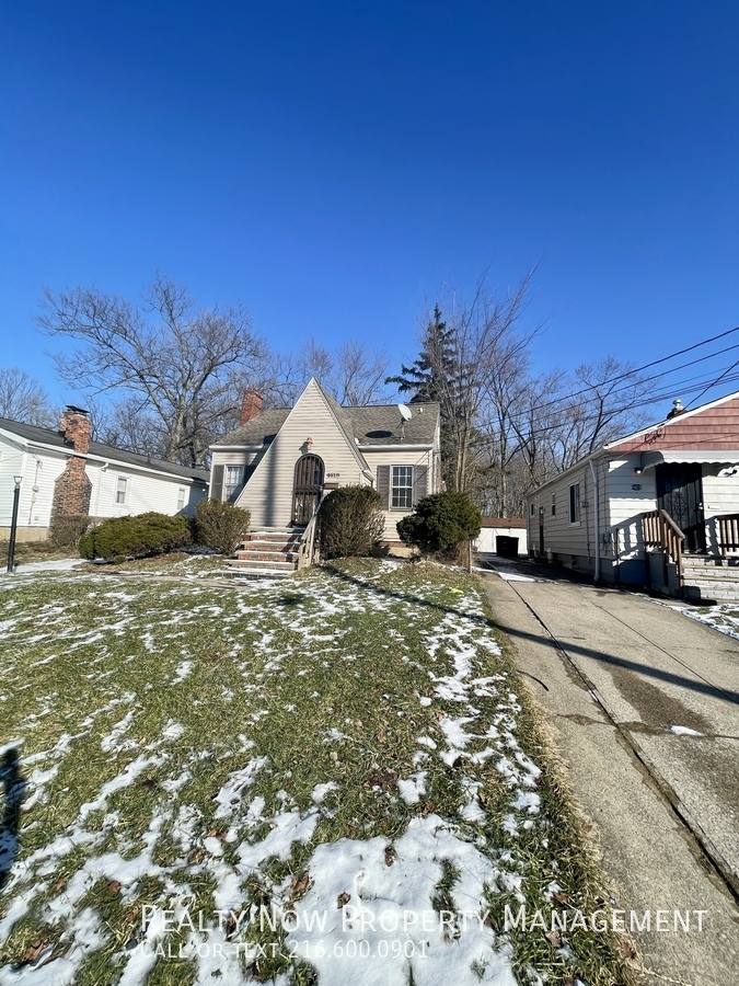 Apartment for rent at 4619 E 175th St, Cleveland, OH 44128