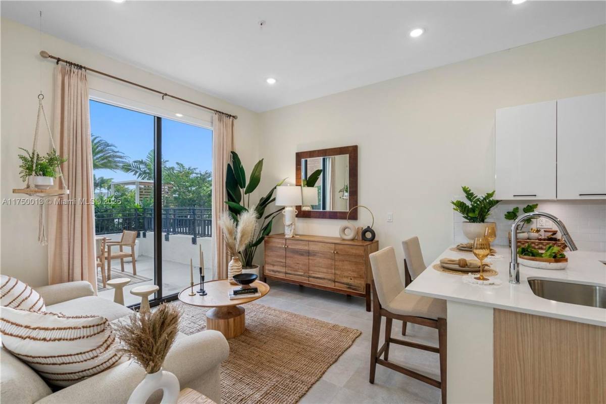 Apartment for rent at 16395 Biscayne Blvd, North Miami Beach, FL 33160