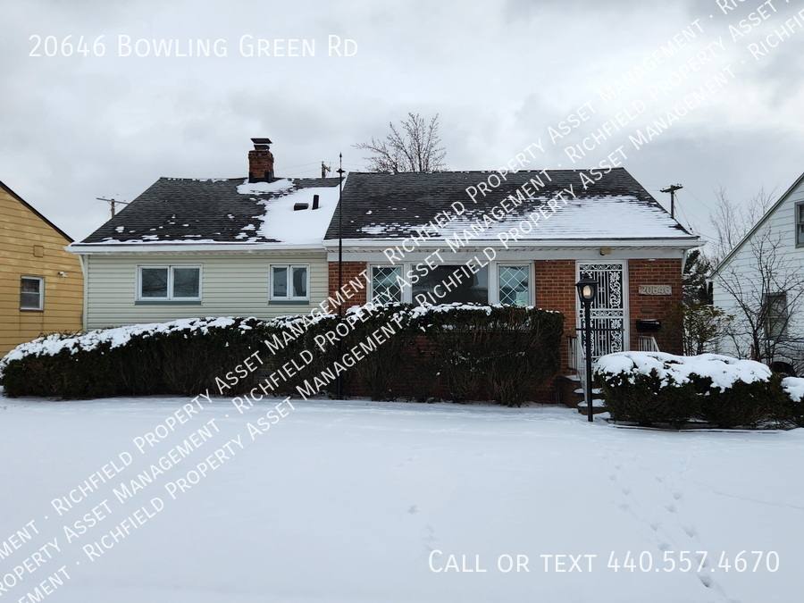 House for rent at 20646 Bowling Green Rd, Maple Heights, OH 44137