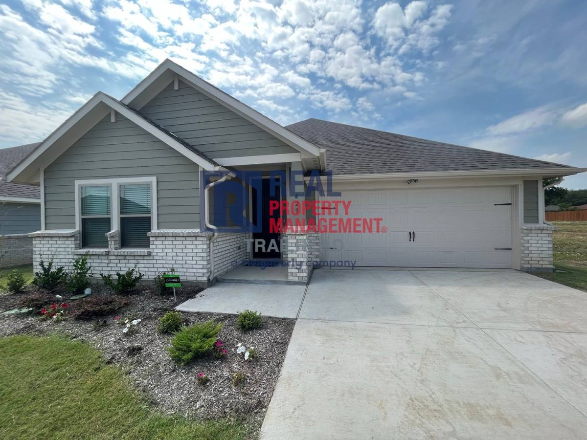 House for rent at 429 Rose Ave, Cleburne, TX 76033