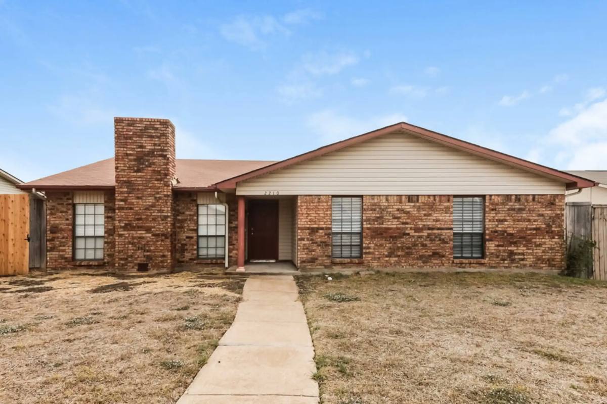 House for rent at 2210 Proctor Dr, Carrollton, TX 75007
