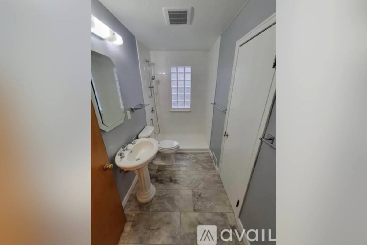 Apartment for rent at 533 Clark St #2, Milford, OH 45150
