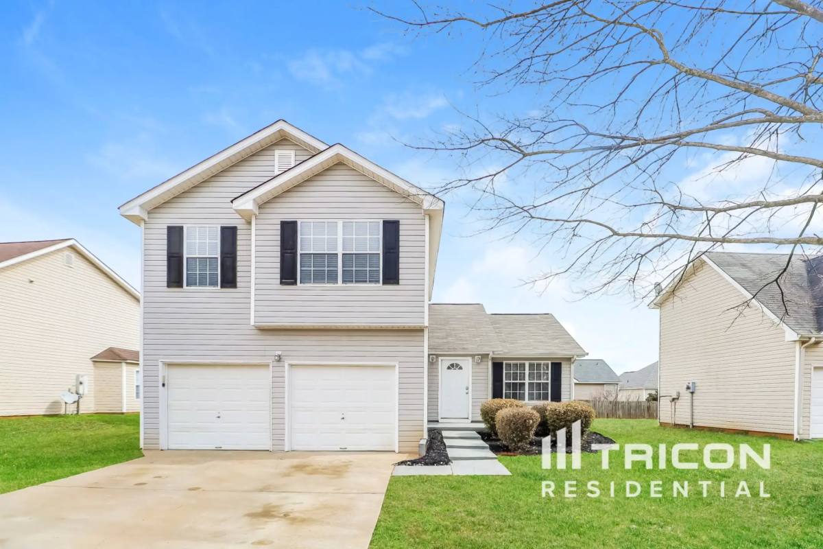 House for rent at 40 Hazelhurst Dr, Covington, GA 30016