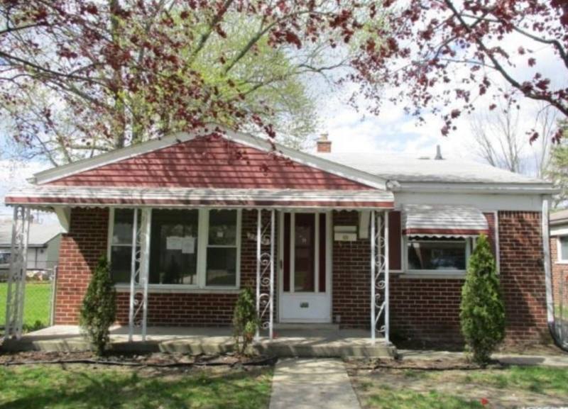 House for rent at 25702 Norfolk St, Dearborn Heights, MI 48125