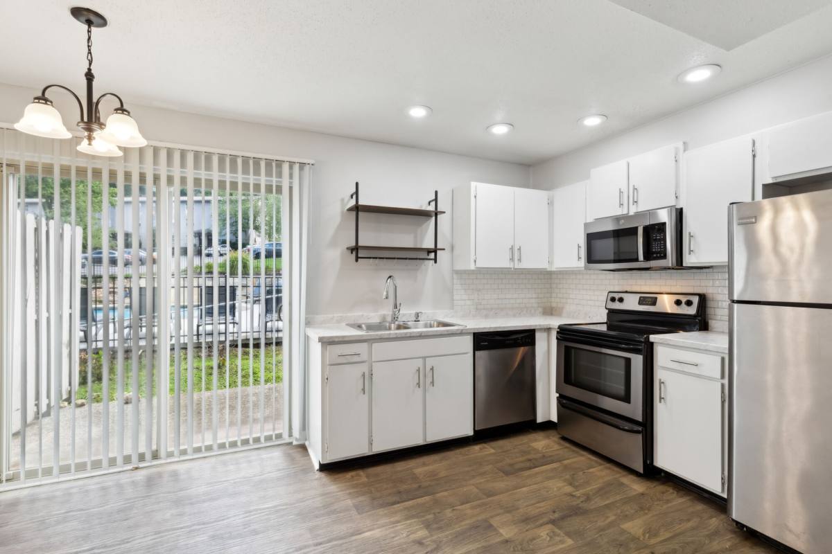 Townhouse for rent at Northshore Village, 621 Memorial Dr, Chattanooga, TN 37415