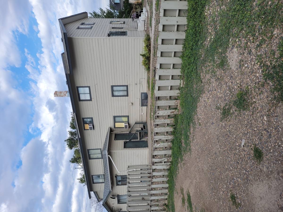 Apartment for rent at 215 N 11th St, Miles City, MT 59301