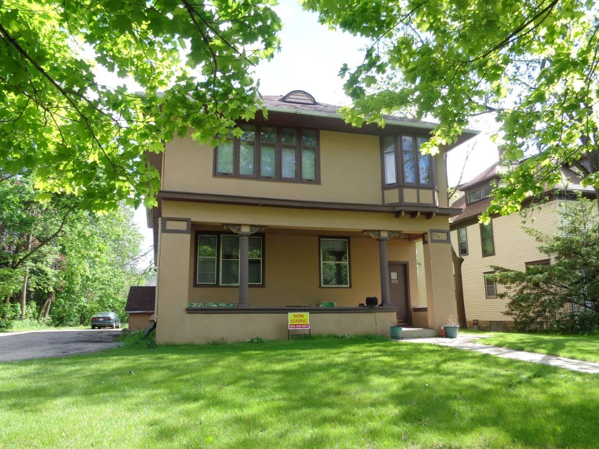 Apartment for rent at 305-427 Augusta Ave, Dekalb, IL 60115