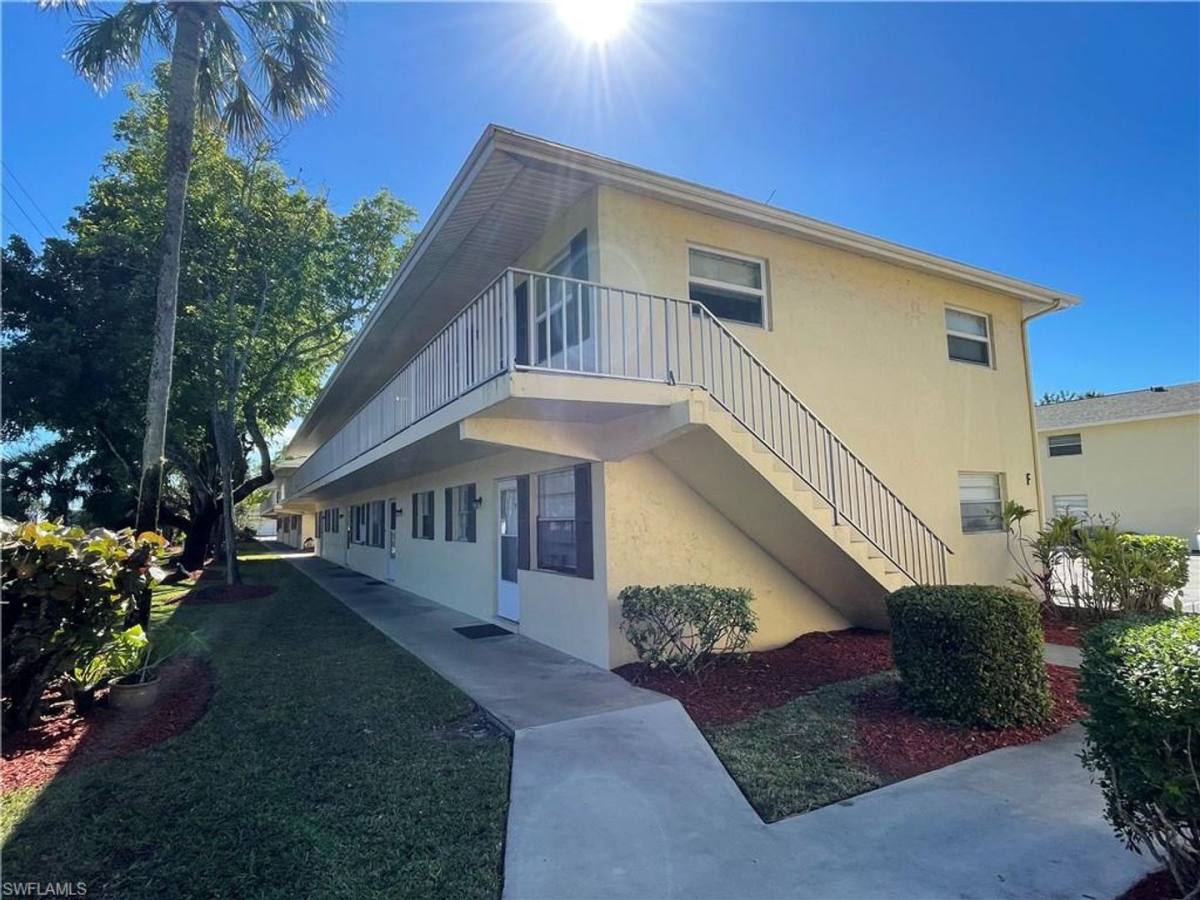 Condo for rent at 3325 Airport Rd N, Naples, FL 34105